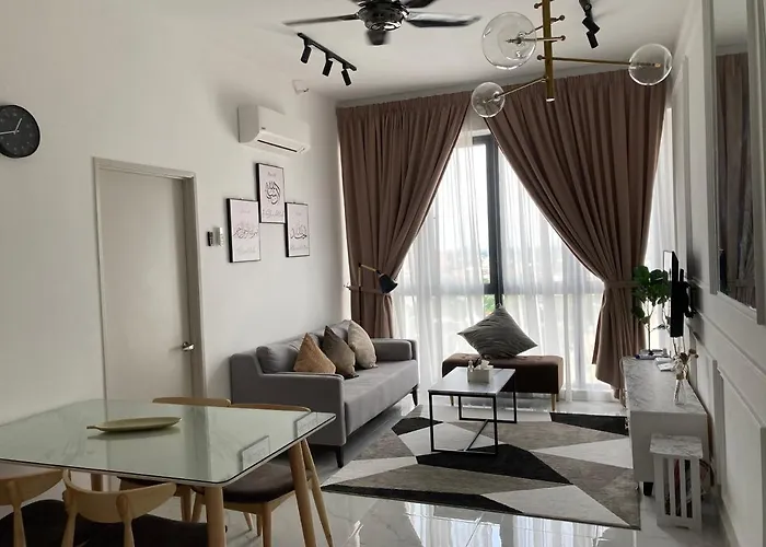 Free Netflix! Zas Suite At Troika Residence, Kb